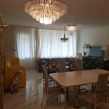 Yellow Couch Апартаменты