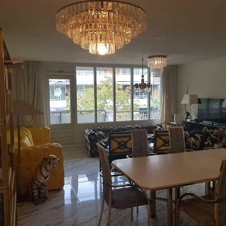 Апартаменты Yellow Couch Амстердам